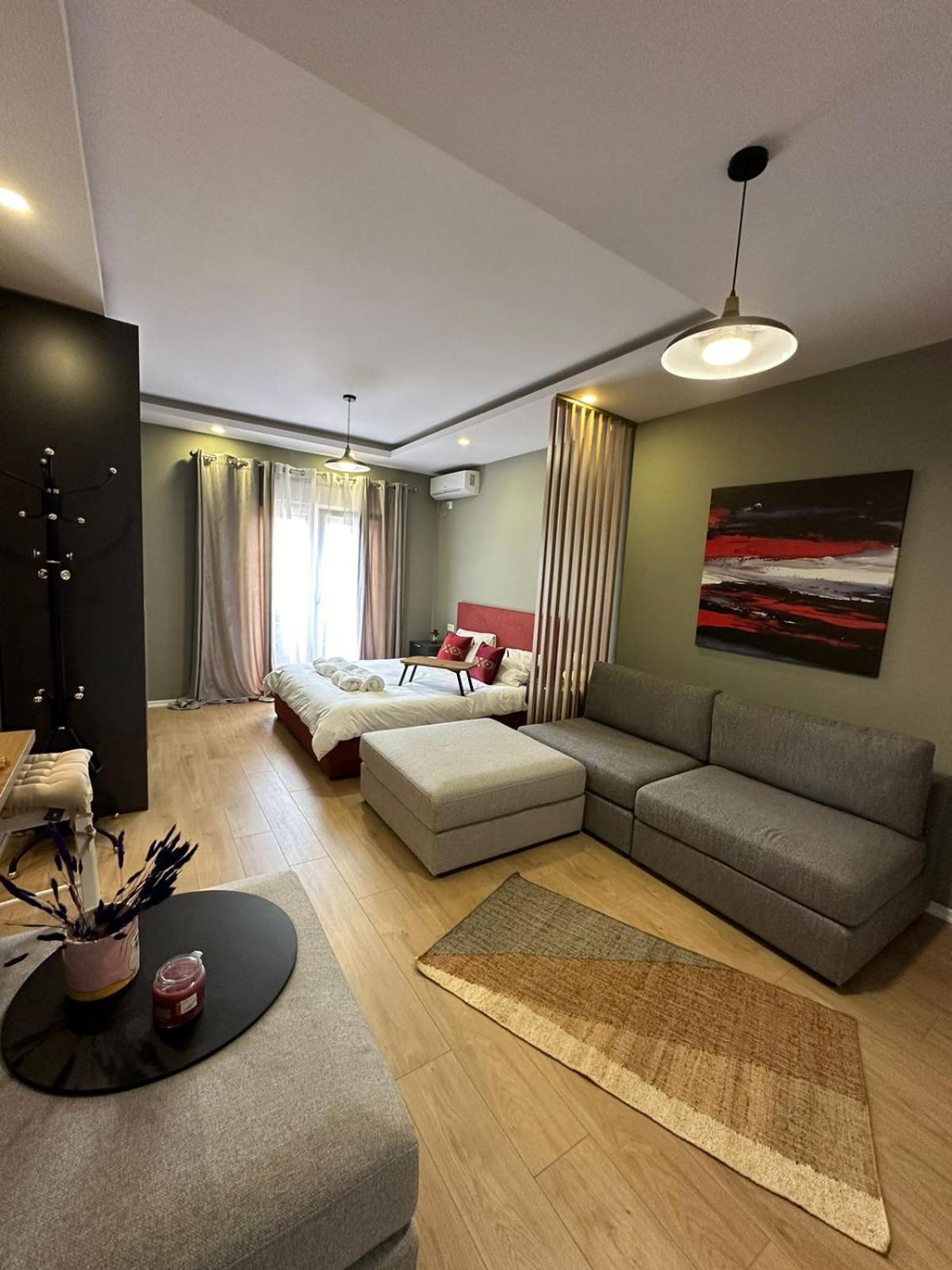 Urban Charm Studio With Balcony Tirana Exteriör bild