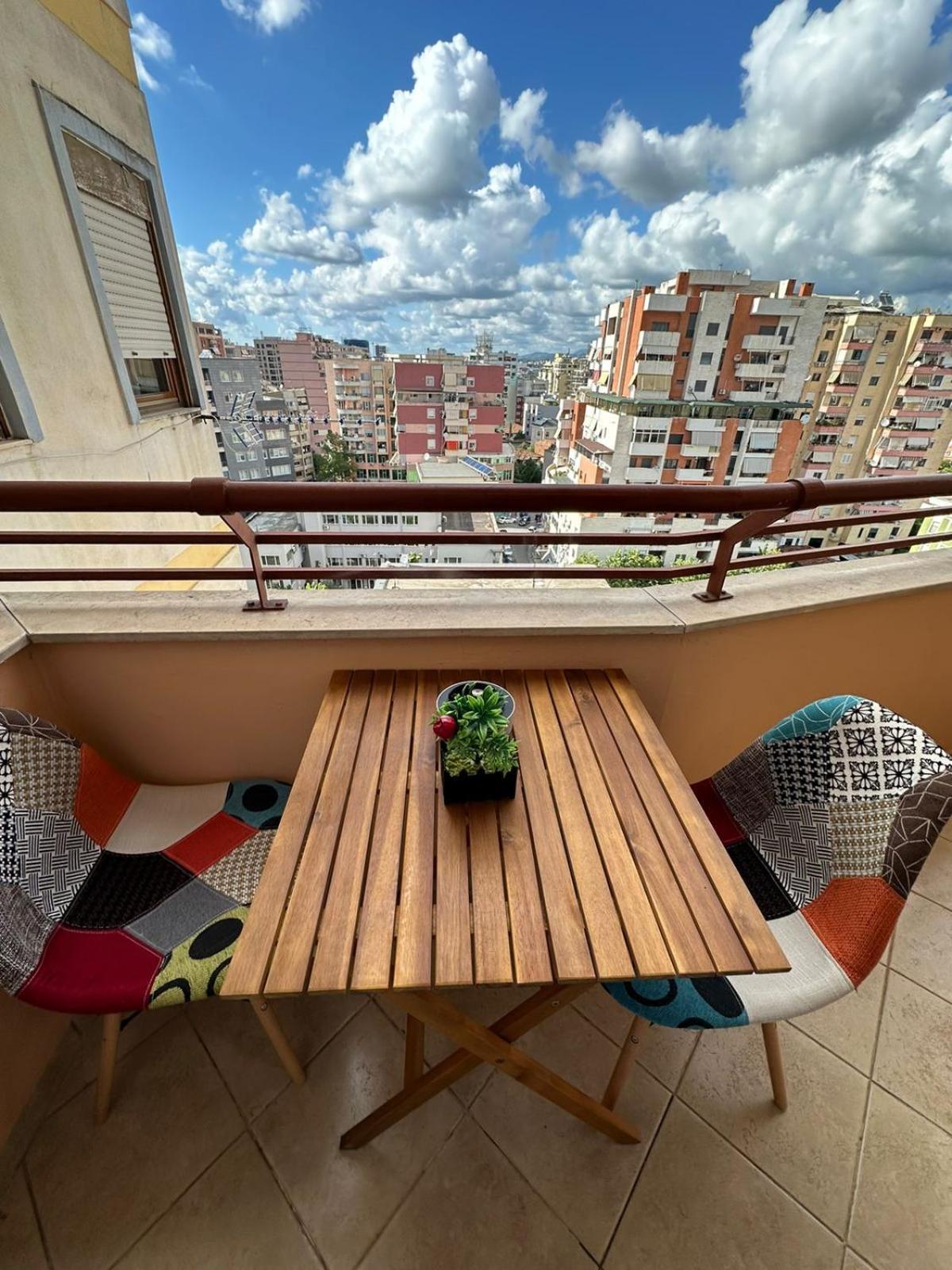 Urban Charm Studio With Balcony Tirana Exteriör bild
