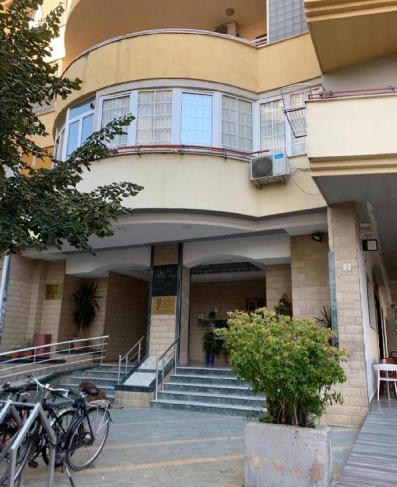 Urban Charm Studio With Balcony Tirana Exteriör bild